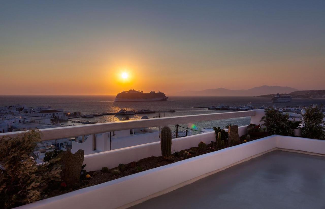 She Mykonos - The Residency *
